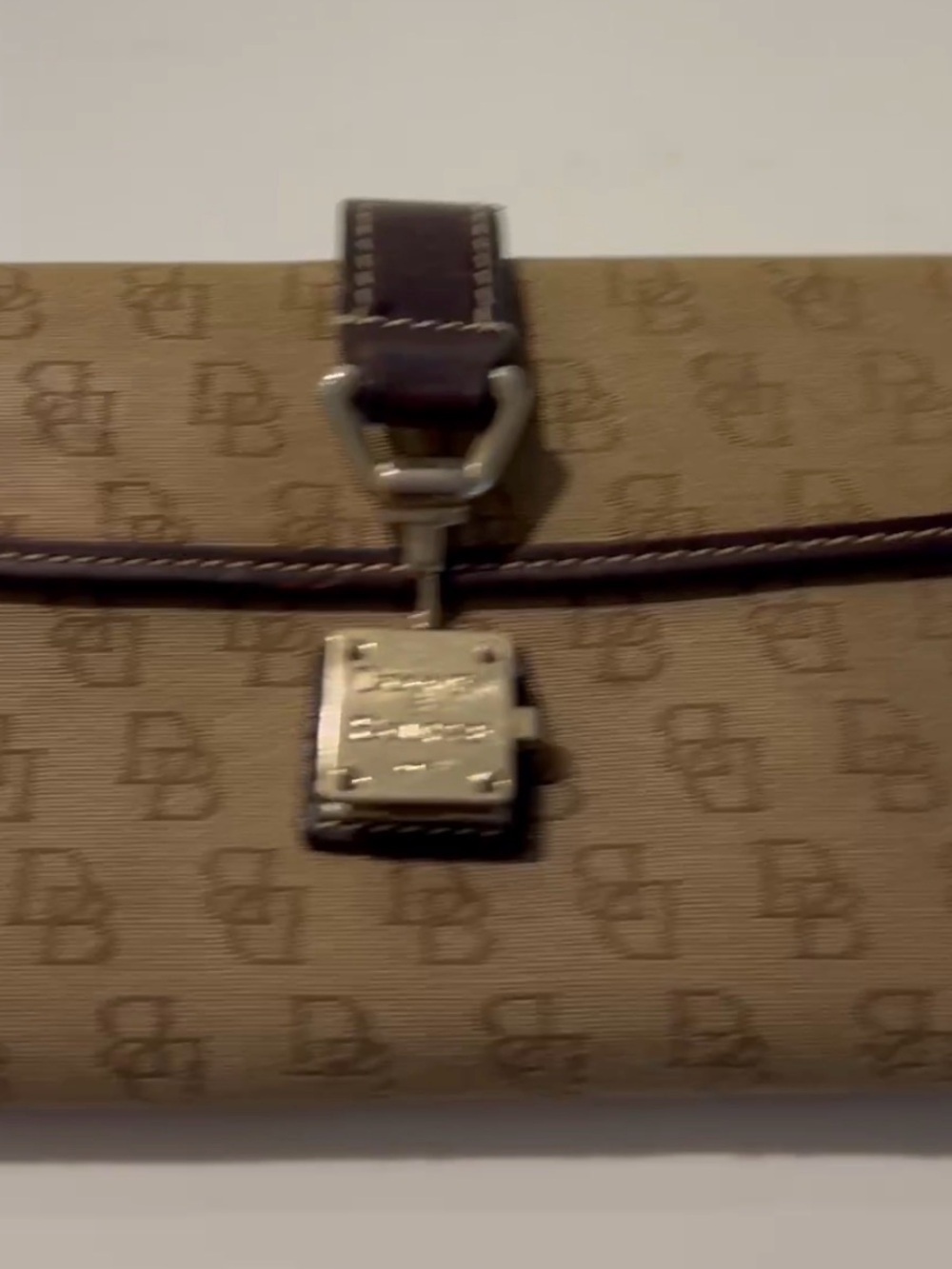 Vintage Dooney & Burke Womenโs Wallet